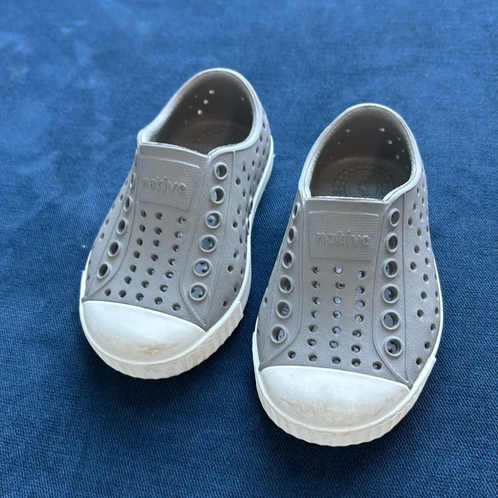 4c Native shoes - Picture 1 of 3